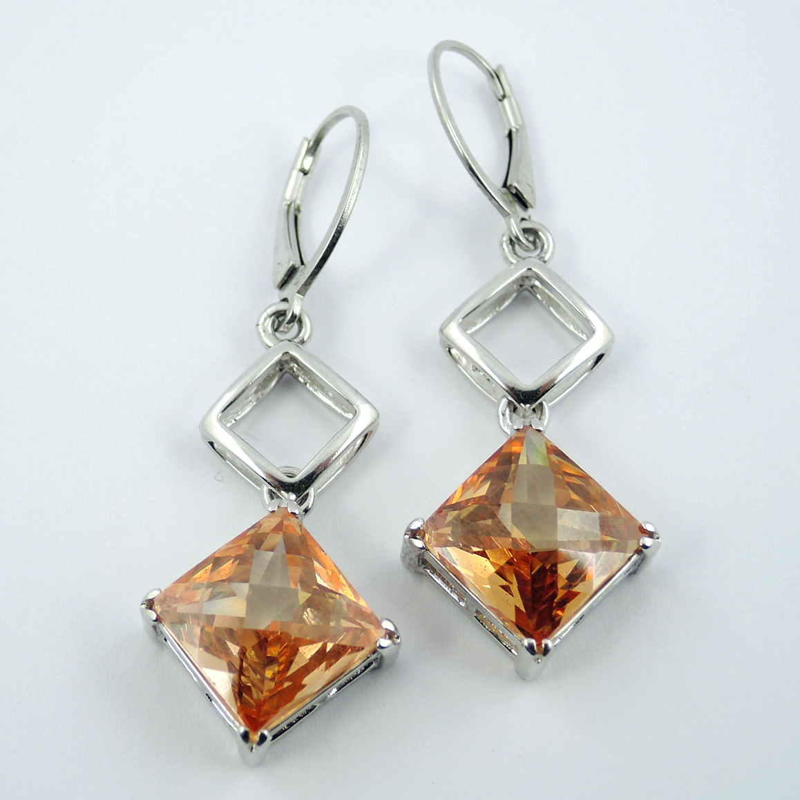 Silber Ohrhänger mit champagner farbenen Zirkonia Steinen