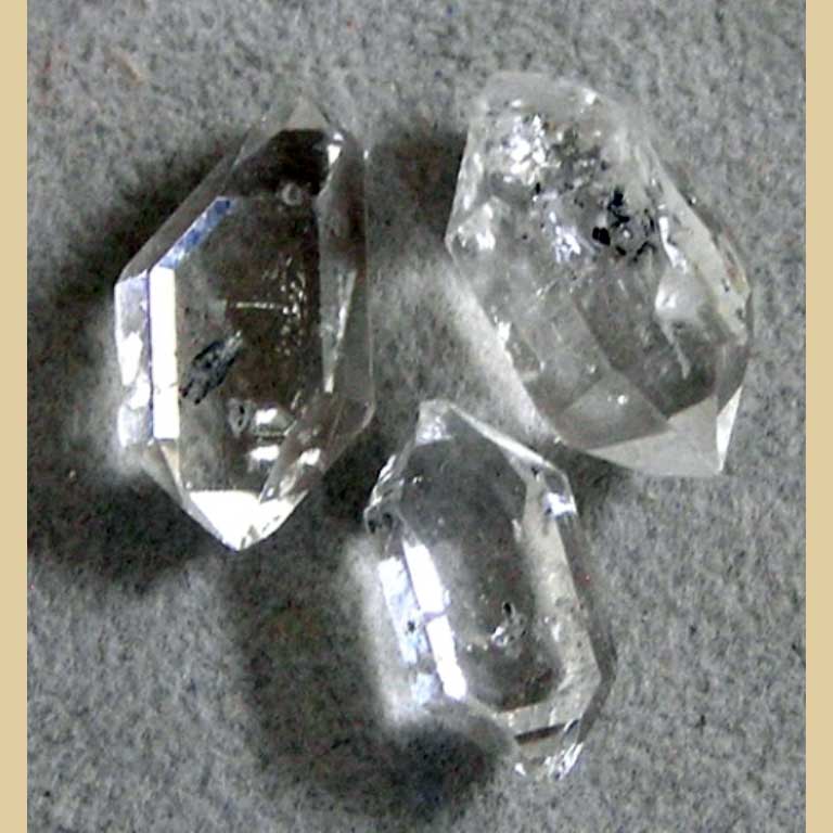 Trommelstein Herkimer Diamant