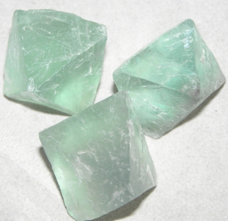 Trommelstein Fluorit grün Kristall I - Goldgottlieb