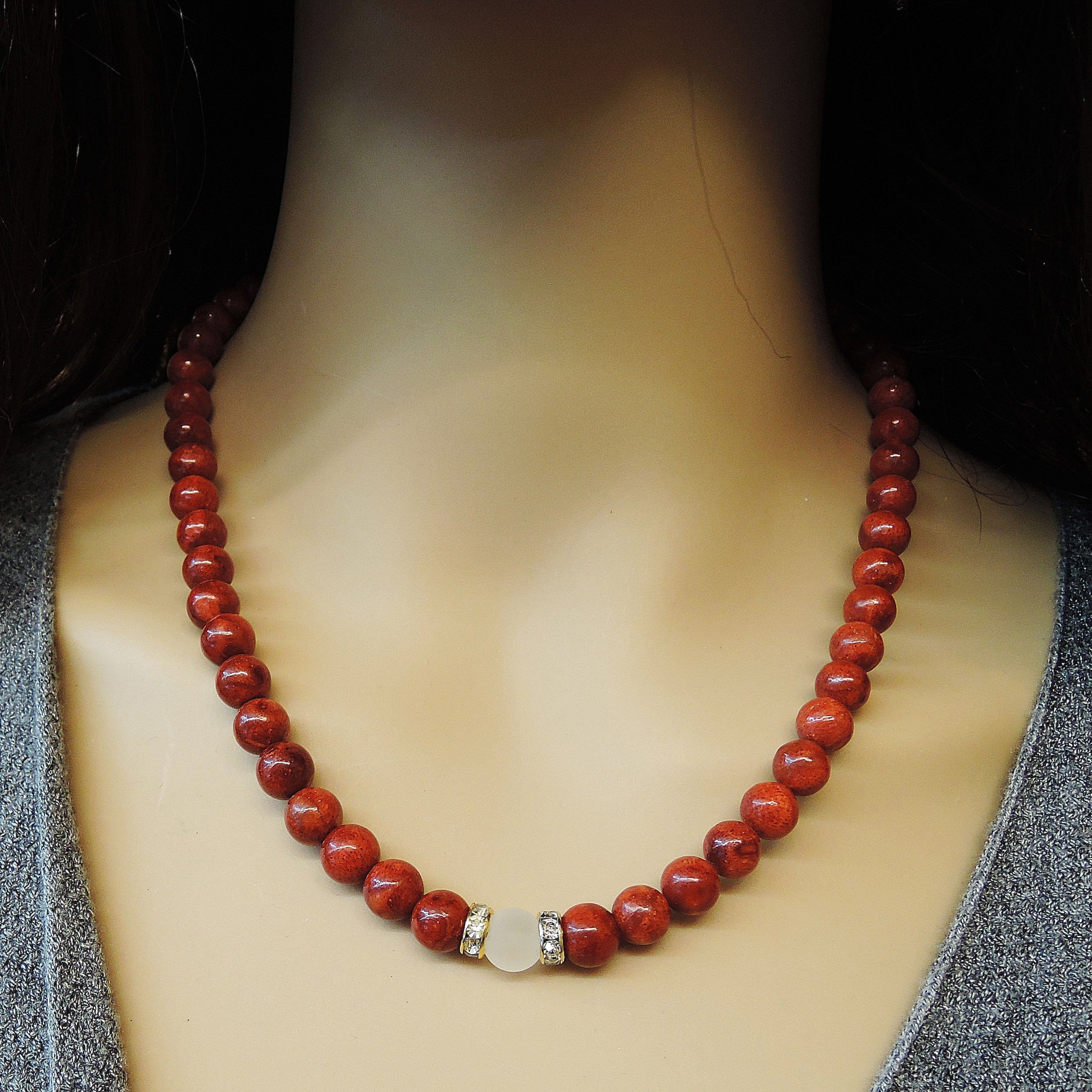 Edelsteinkette Schaumkoralle / Bergkristall matt