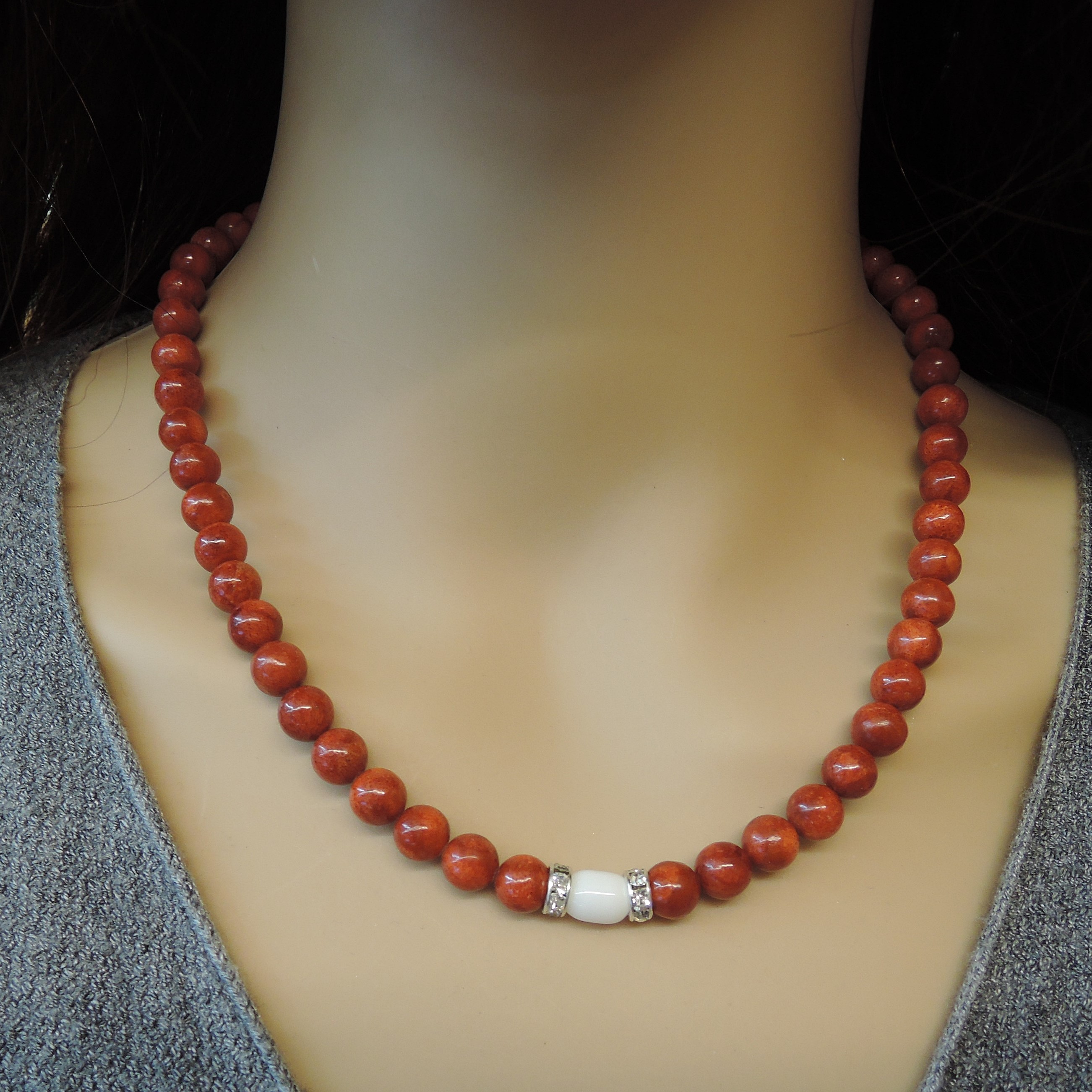 Edelsteinkette Schaumkoralle / Achat weiß